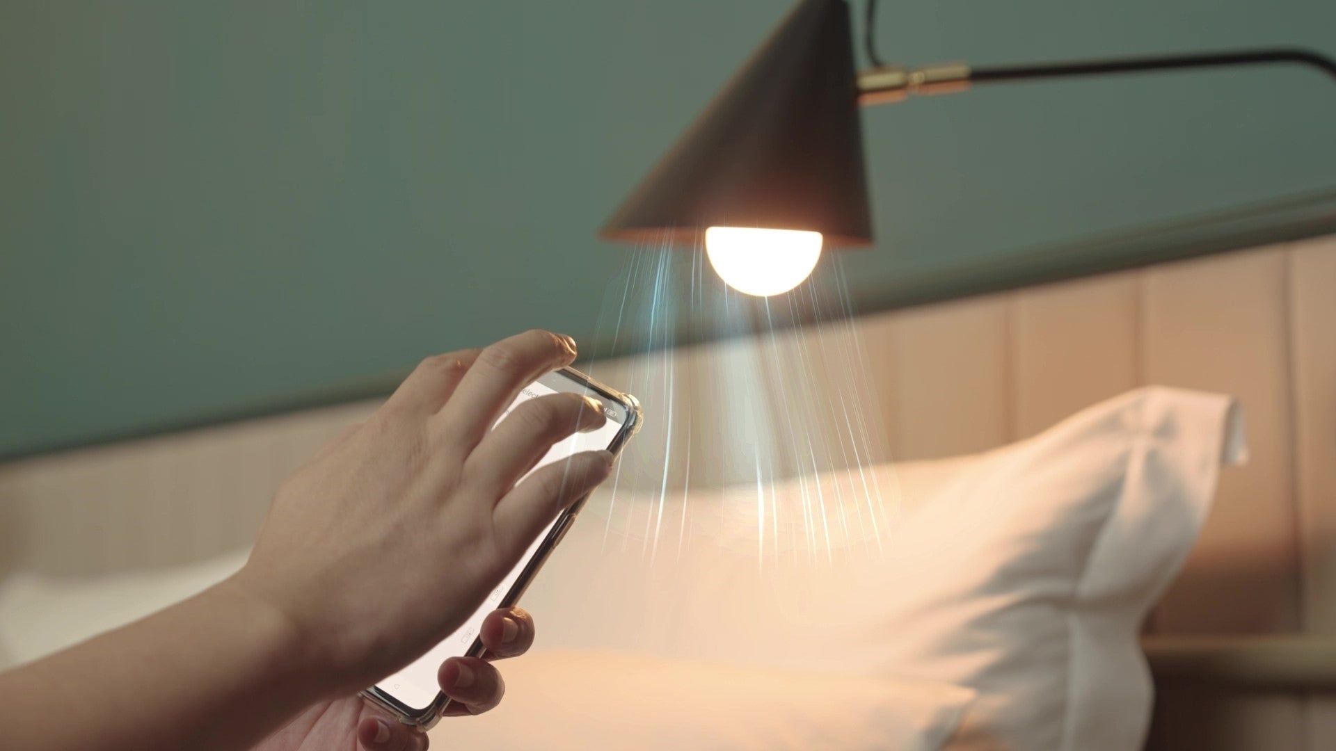 Qivation 光觸媒智能LED燈－香港最佳空氣淨化與智能照明解決方案 - Qivation