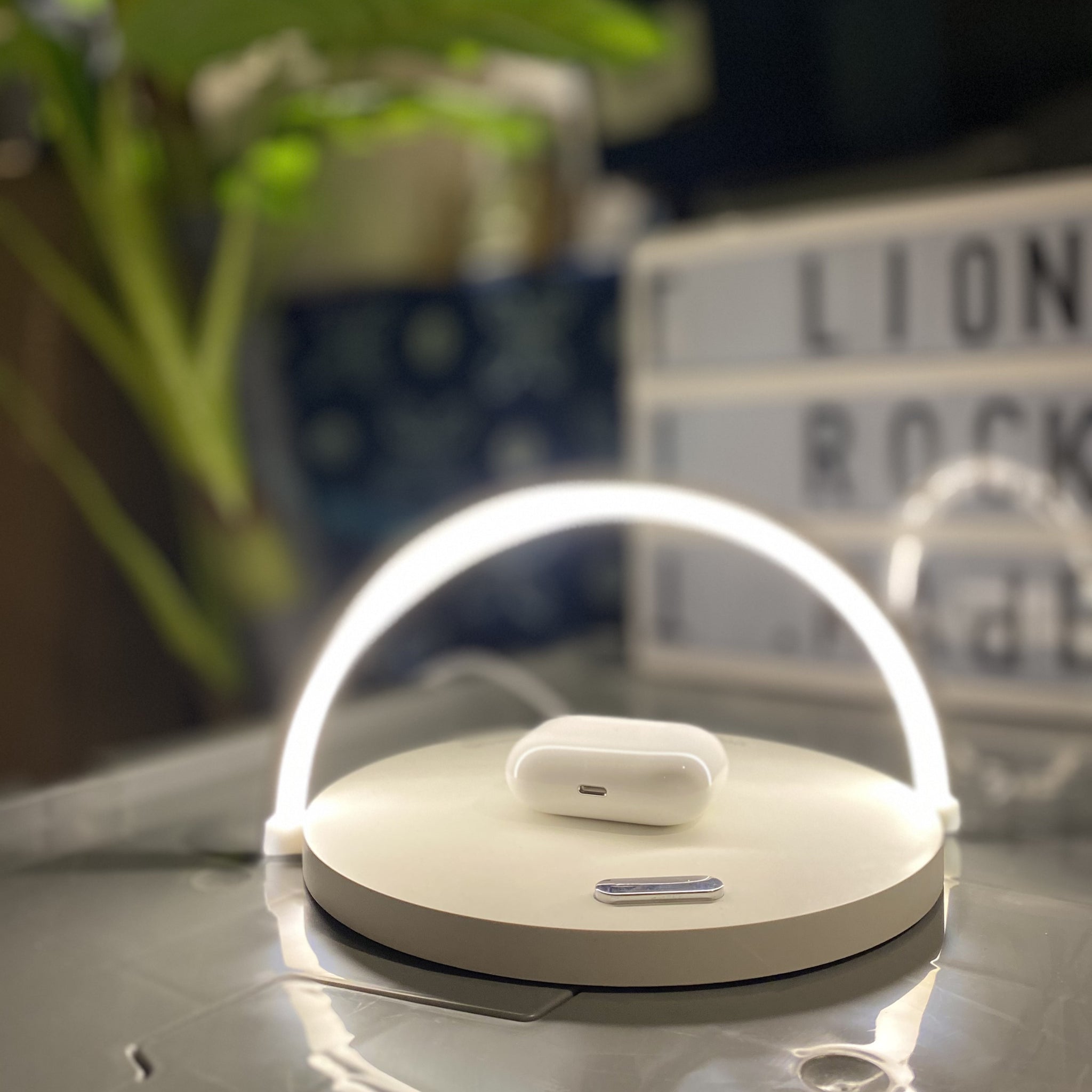 Qivation TiO2 Wireless Charging Pad