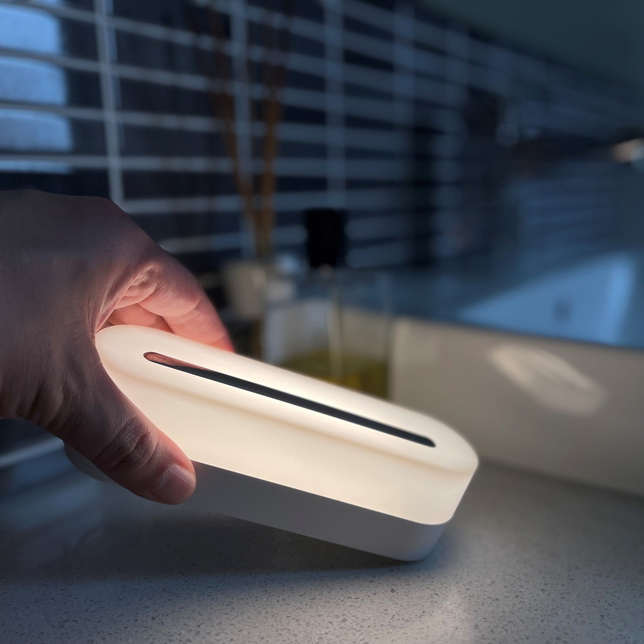 Qivation Tio2 Wireless Charger Plus