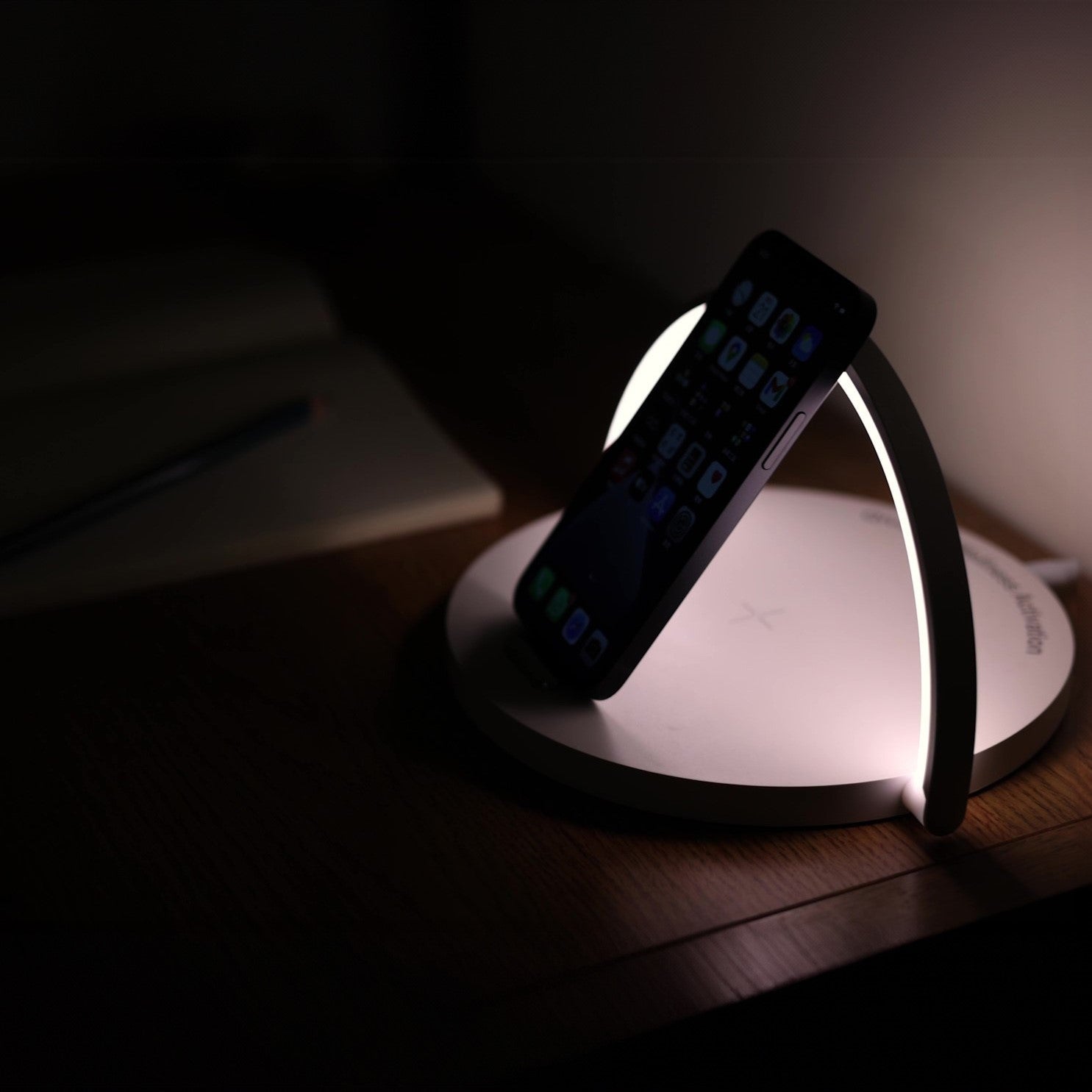 Qivation 光觸媒無線充電座 - Qivation