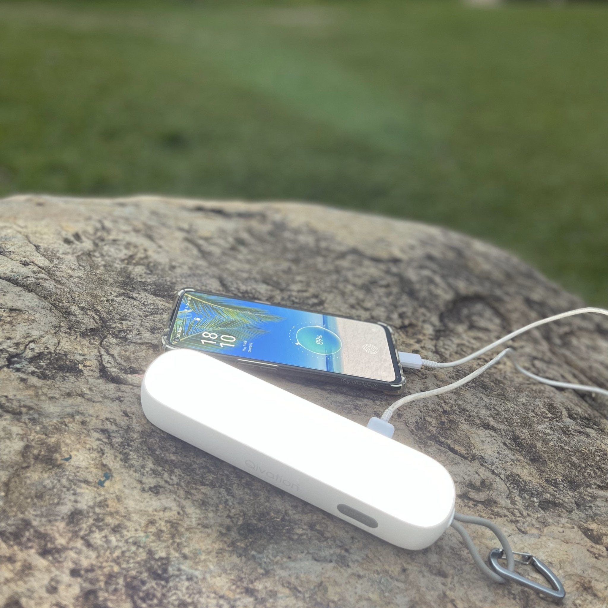 Qivation 光觸媒多功能LED手提燈 - Qivation