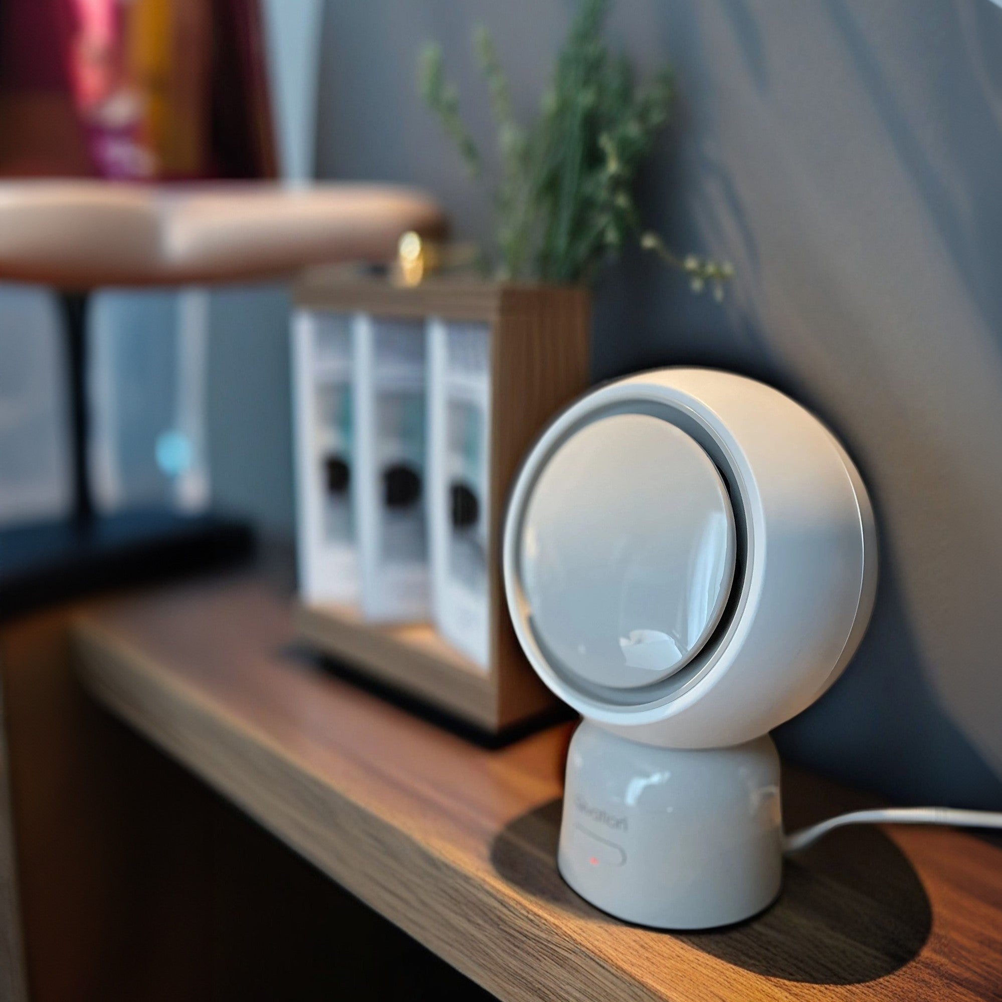 Qivation MULTIAIR 光觸媒迷你冷暖風機 - Qivation