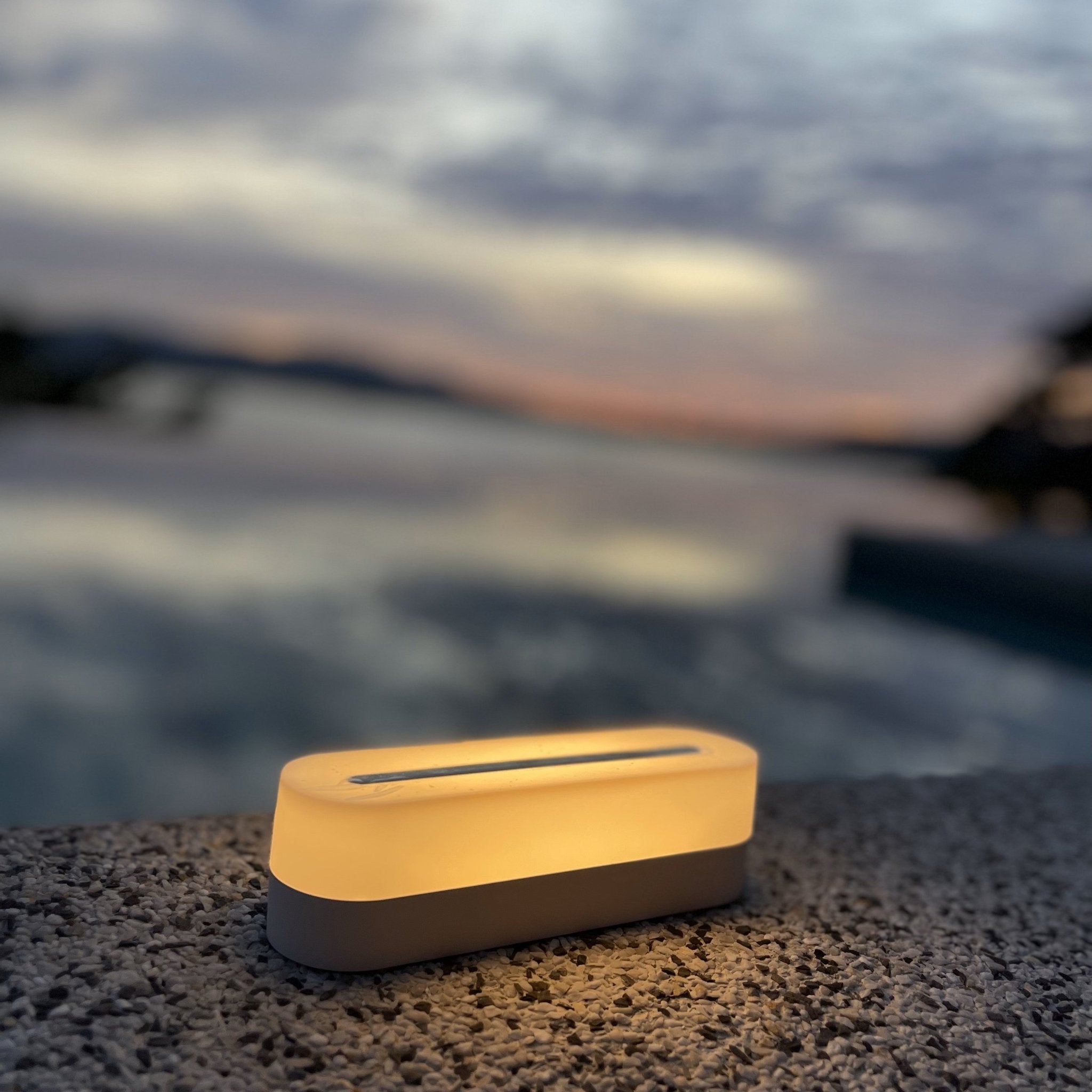 Qivation 光觸媒無線充電座 Plus - Qivation